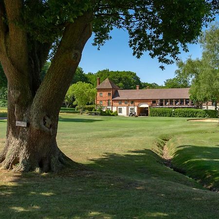 Cottesmore Hotel Golf & Country Club Crawley  Exterior foto