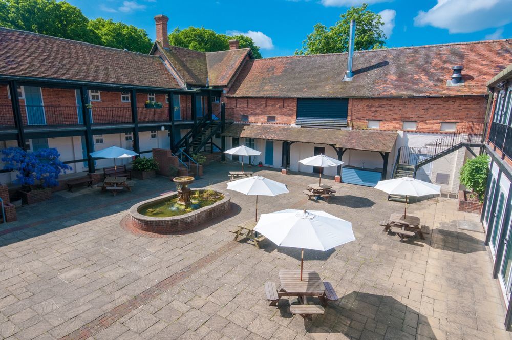Cottesmore Hotel Golf & Country Club Crawley  Exterior foto